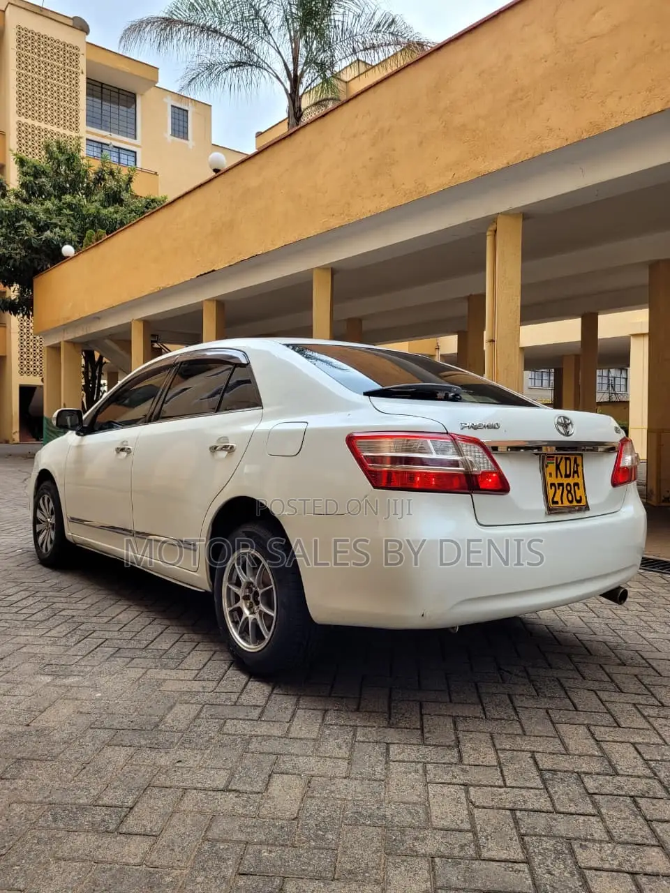 Toyota Premio 1.8 FWD 2013 White