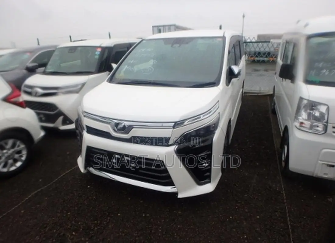 Toyota Voxy 2019 Pearl