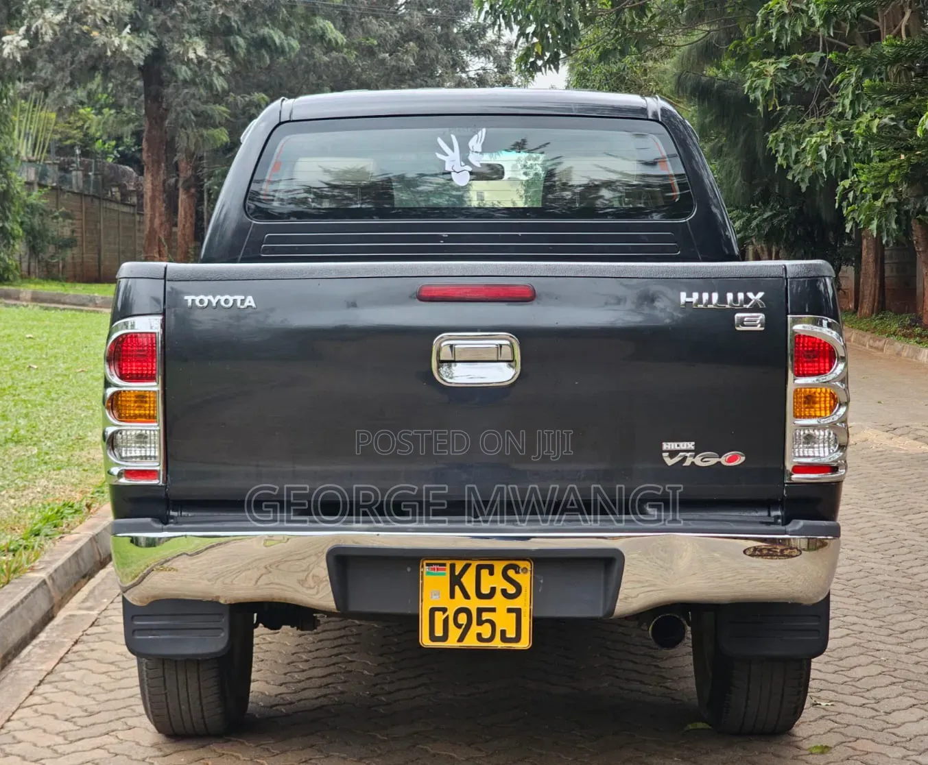 Toyota Hilux 2011 Black