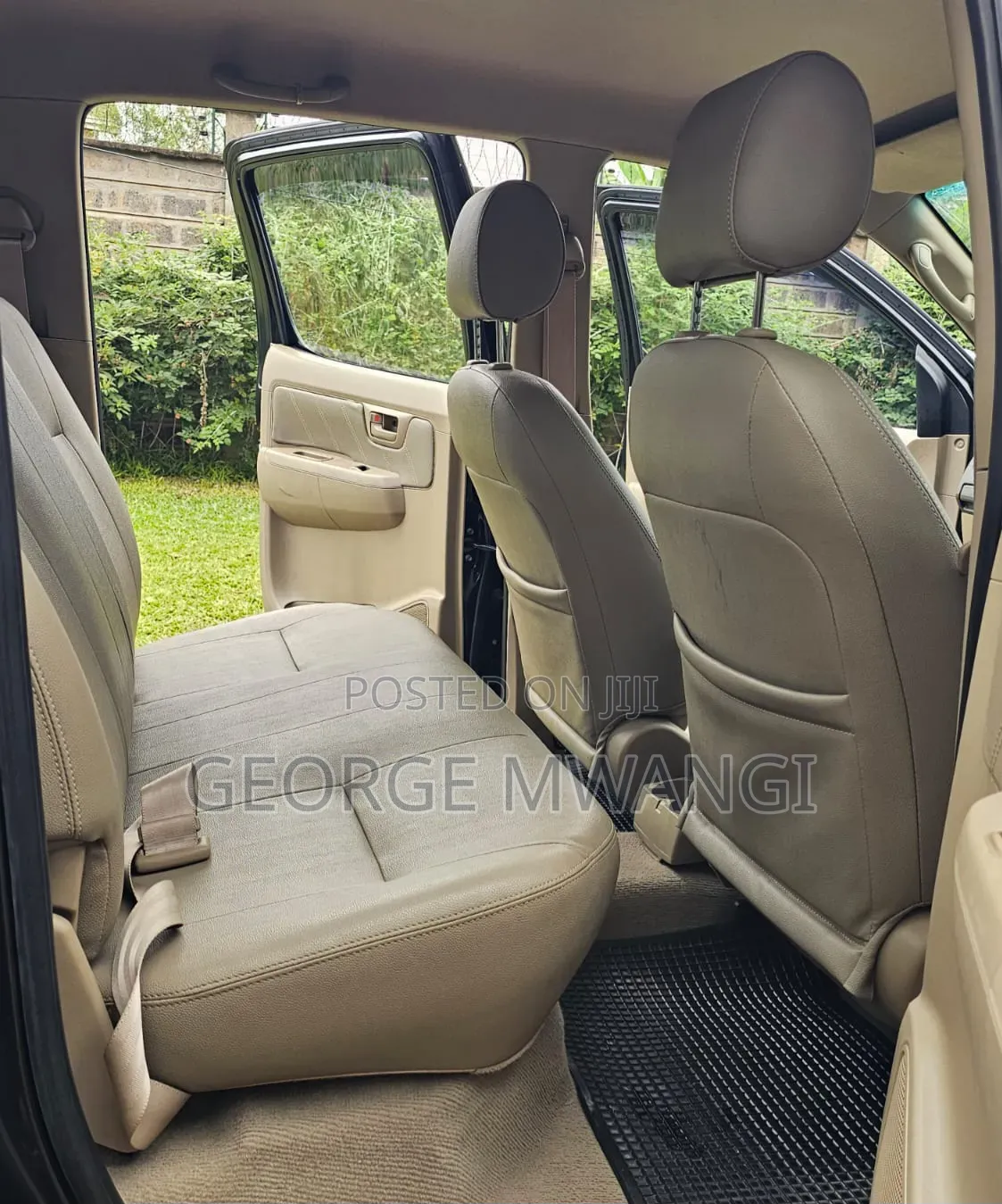 Toyota Hilux 2011 Black