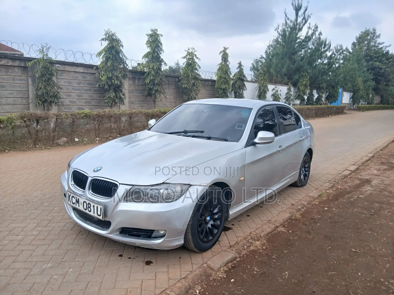 BMW 320i 2010 Silver