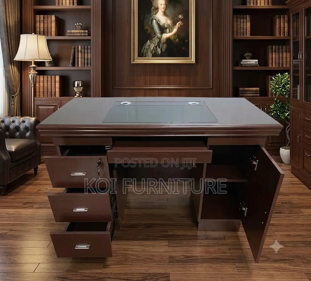 Office Desk; 1.4 Meters Executive Mahogany Laqueine Desk