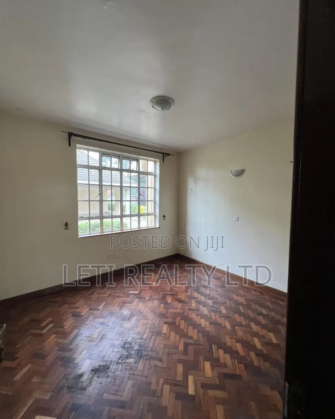5bdrm Townhouse / Terrace in Maziwa for rent