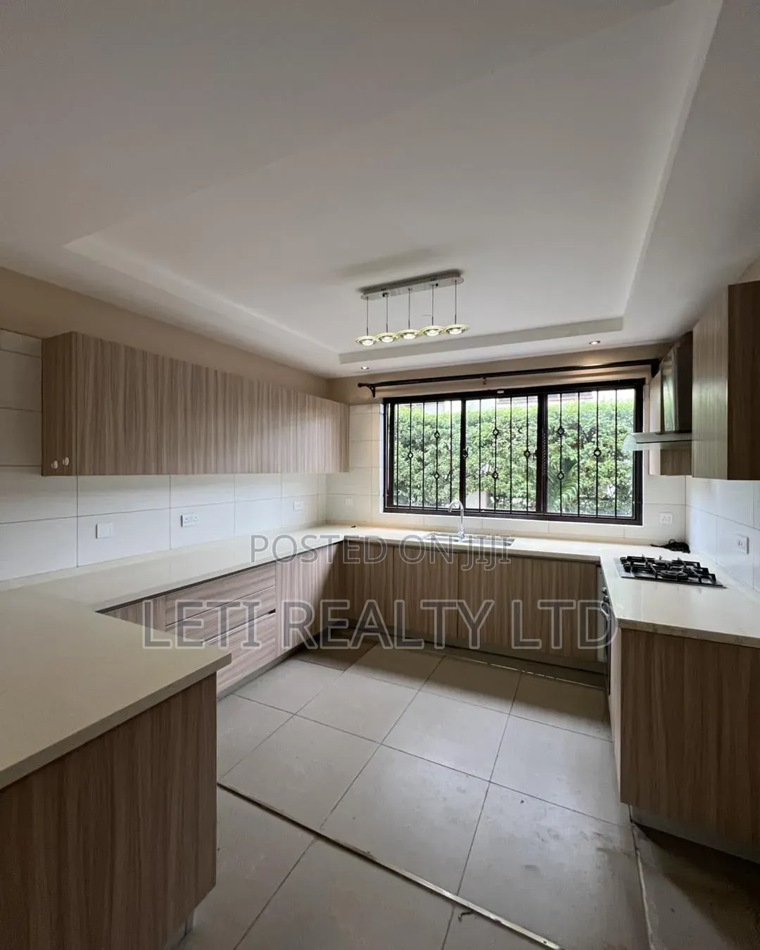 4bdrm Townhouse / Terrace in Maziwa for rent