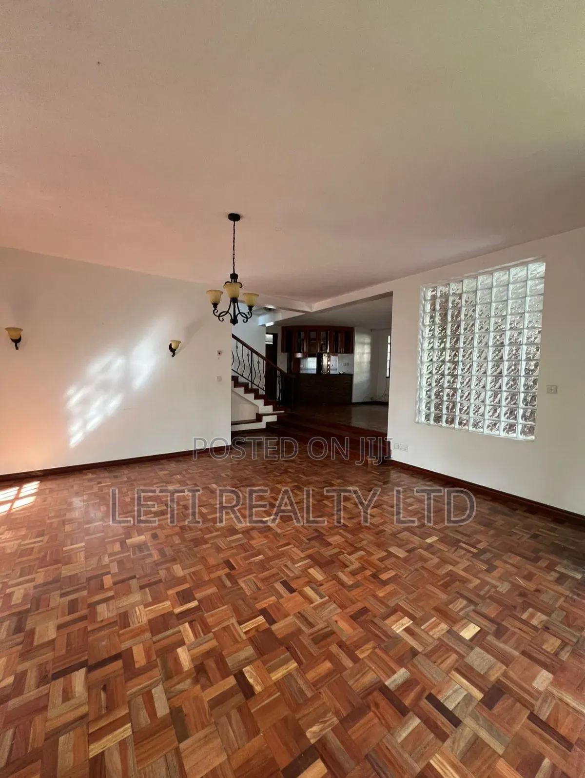 5bdrm Townhouse / Terrace in Maziwa for rent