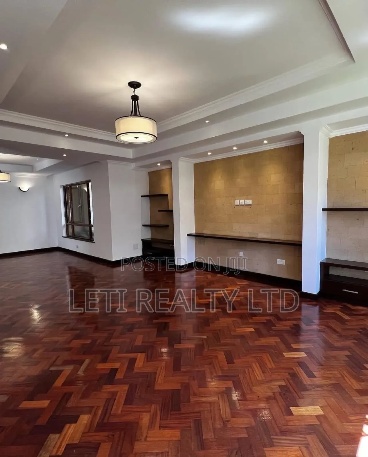 5bdrm Townhouse / Terrace in Muthangari for rent