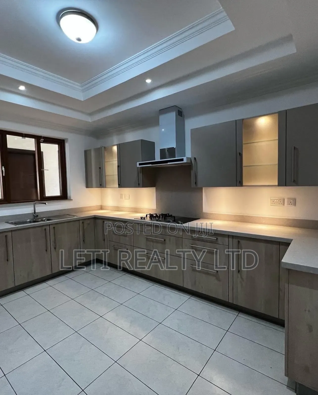 5bdrm Townhouse / Terrace in Muthangari for rent