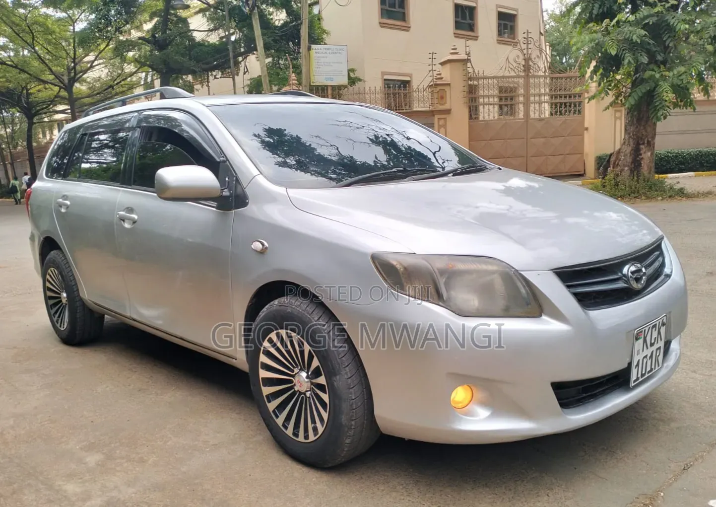 Toyota Corolla Fielder 2010 Silver
