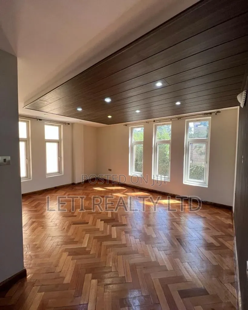 5bdrm Townhouse / Terrace in Muthangari for rent