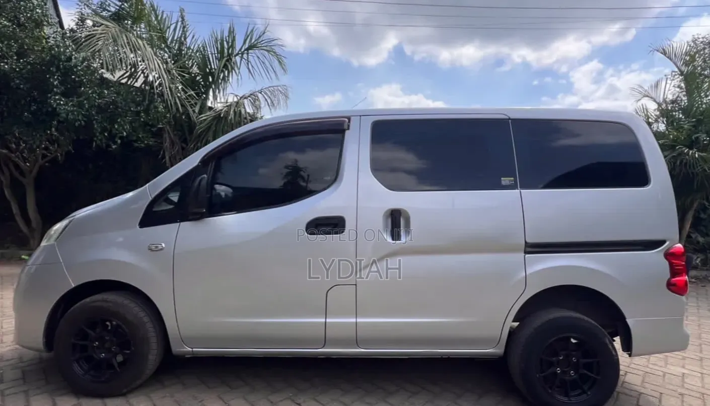 Nissan NV200 2018 Silver
