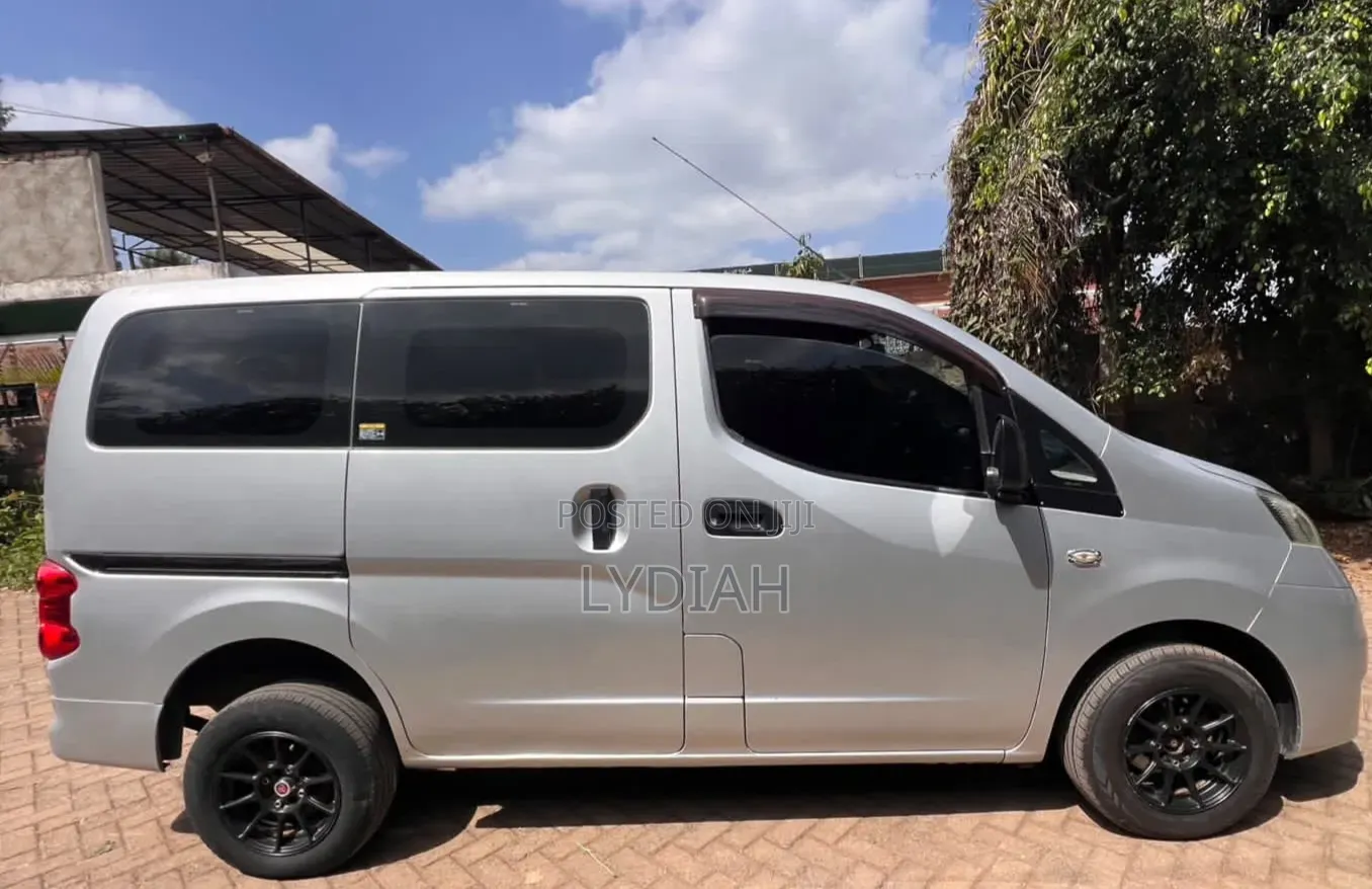 Nissan NV200 2018 Silver