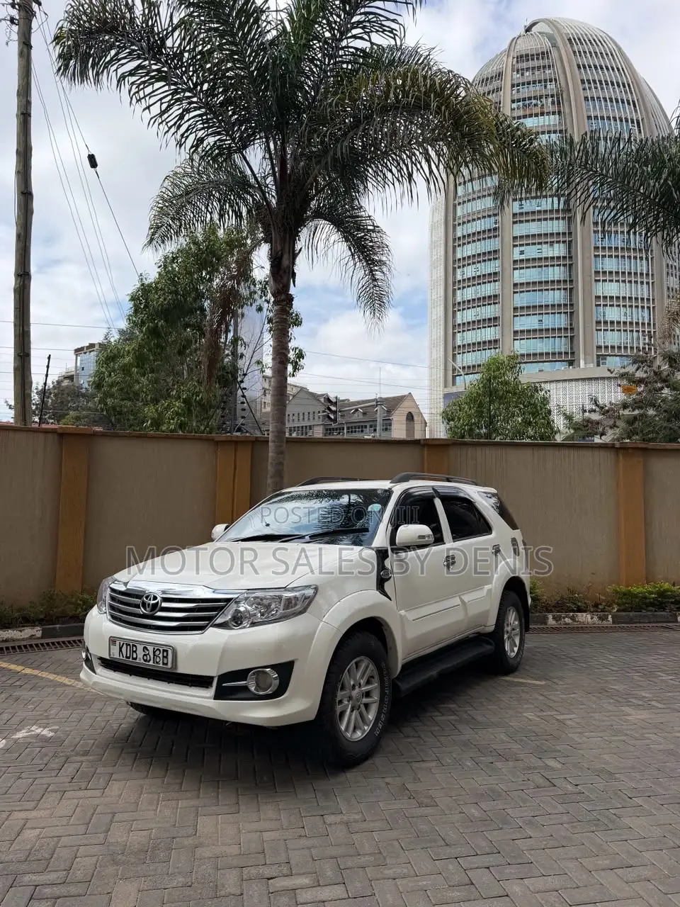 Toyota Fortuner 2.7 AWD 2013 White