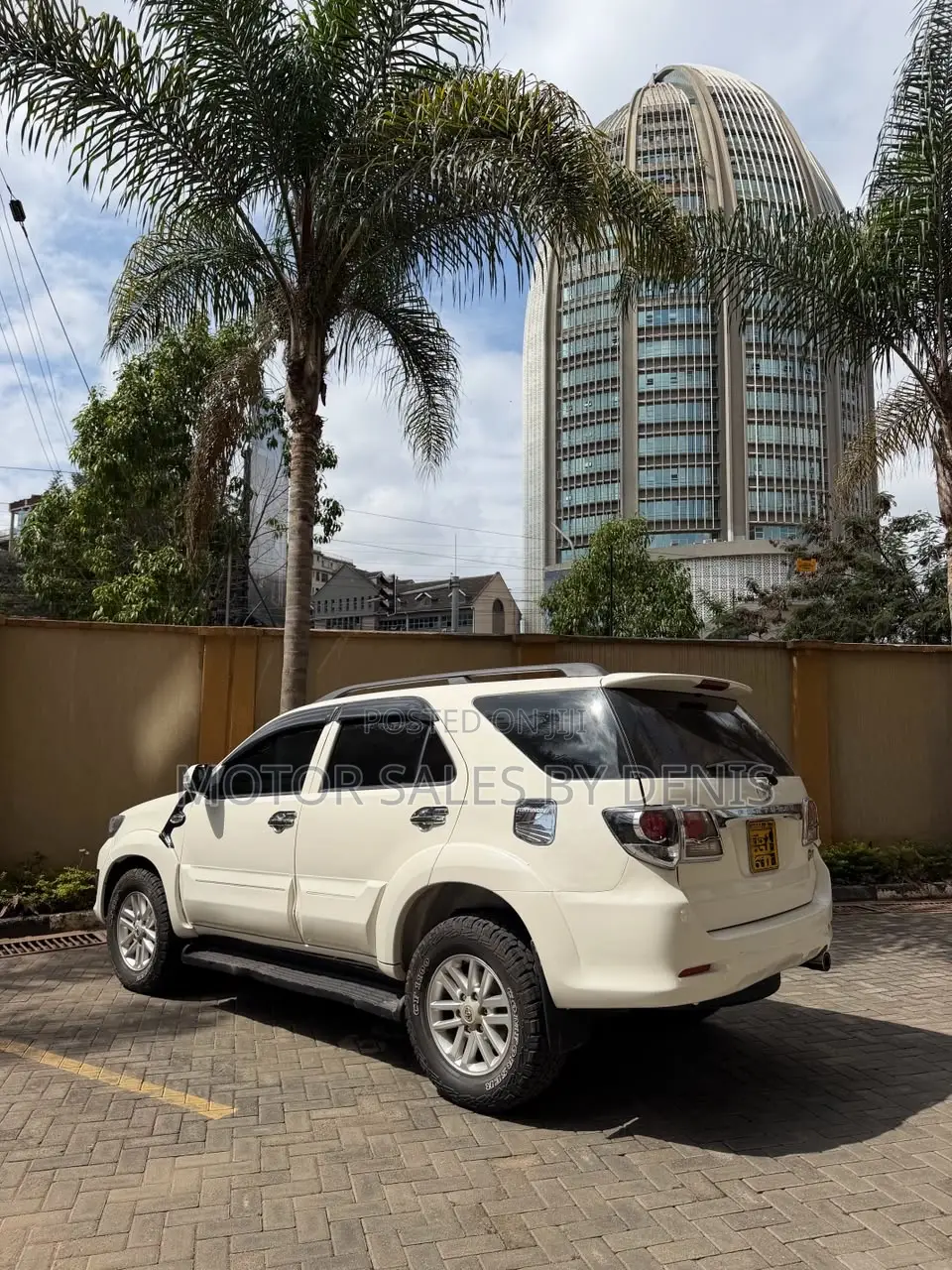 Toyota Fortuner 2.7 AWD 2013 White