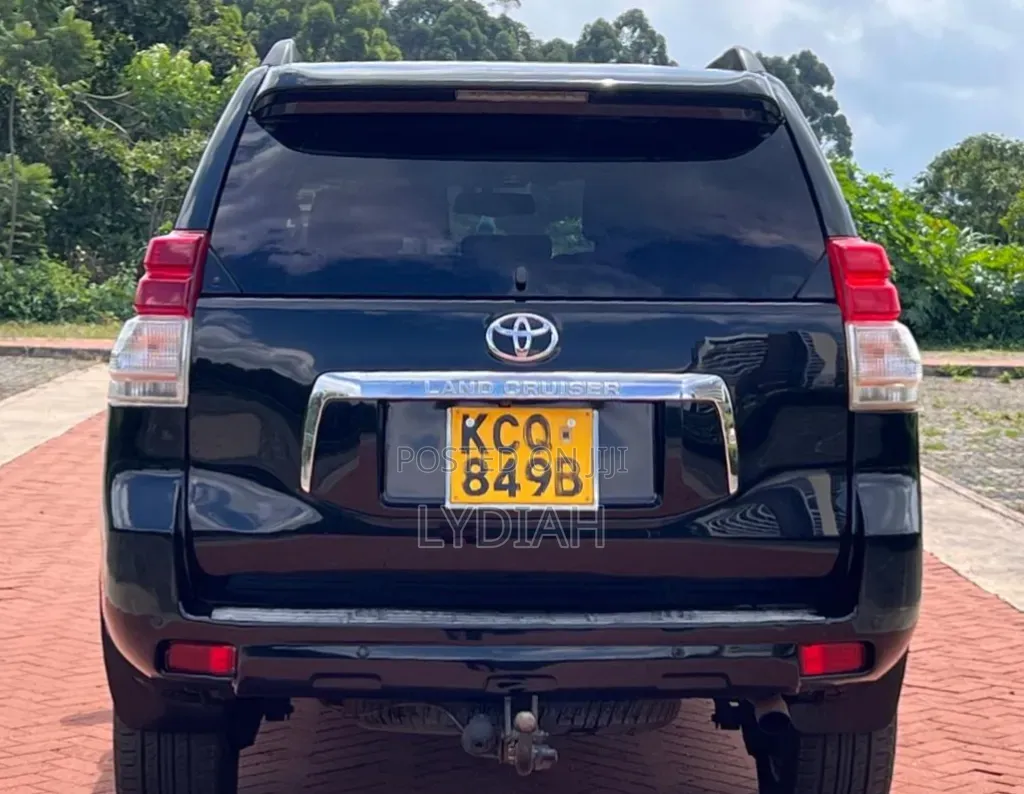 Toyota Land Cruiser Prado 2011 Black