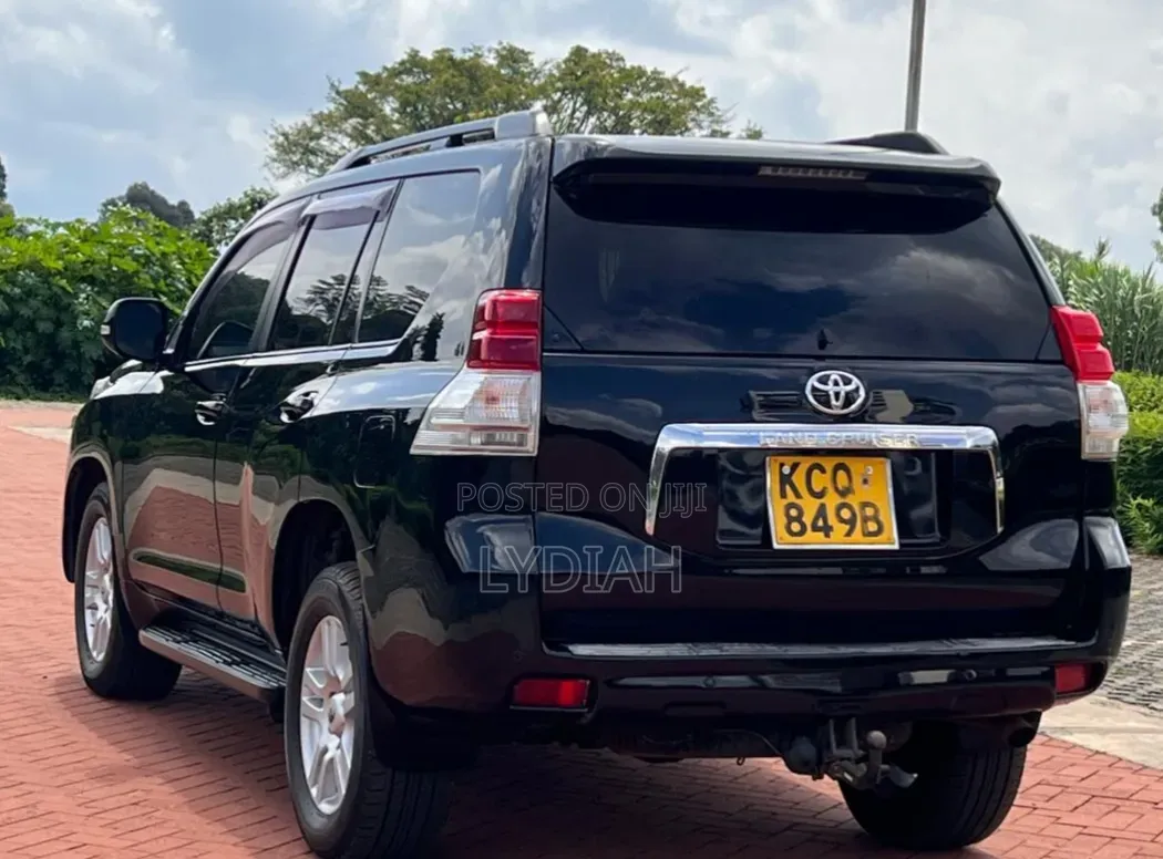 Toyota Land Cruiser Prado 2011 Black