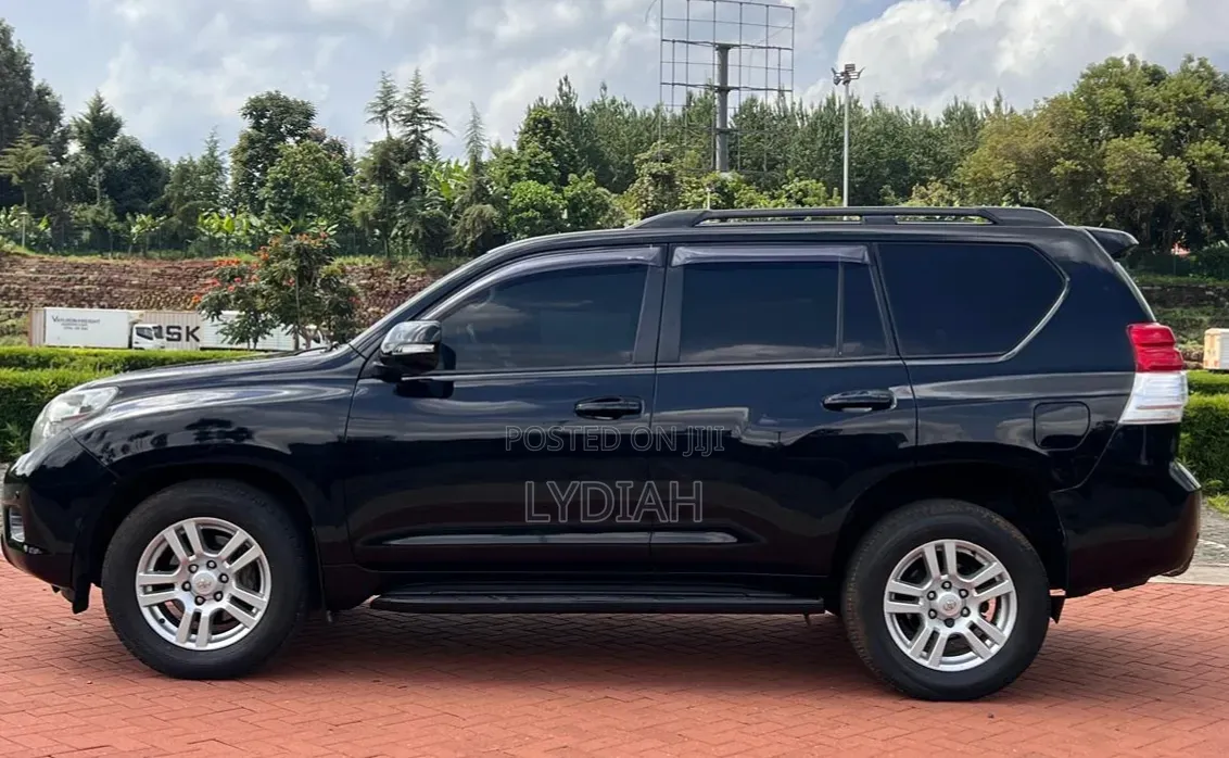 Toyota Land Cruiser Prado 2011 Black