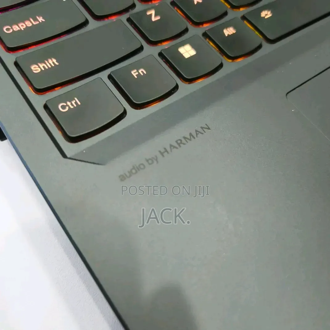 Laptop Lenovo Legion Pro 7 16GB AMD Ryzen 9 SSD 1T
