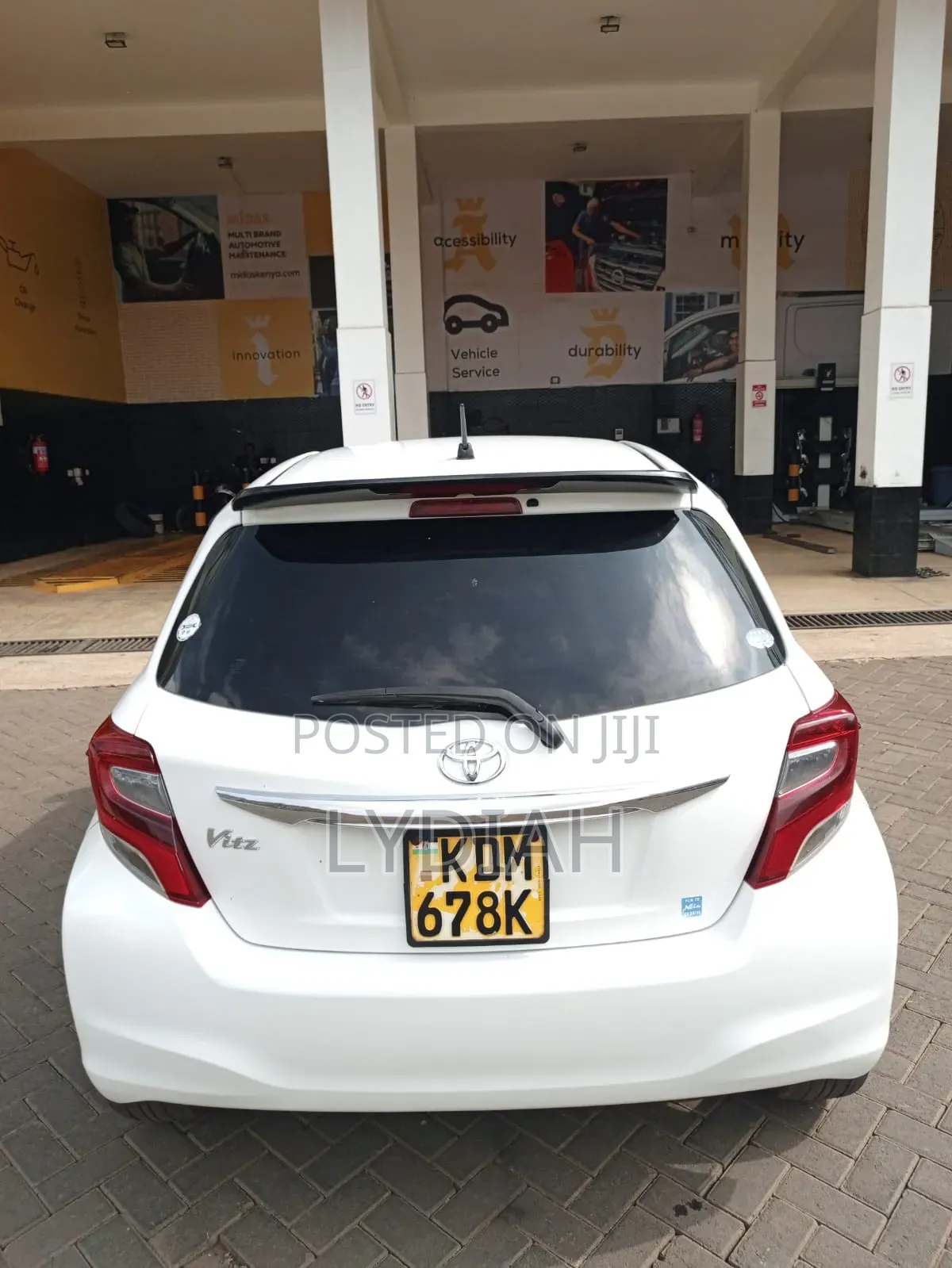 Toyota Vitz 2016 White