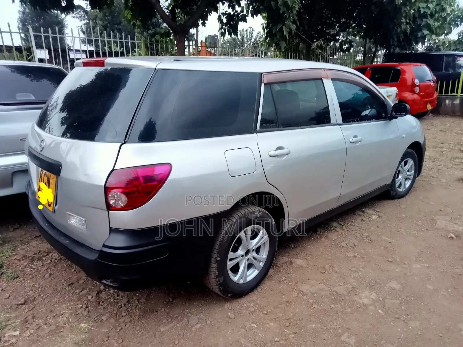 Nissan Advan 2010 Silver