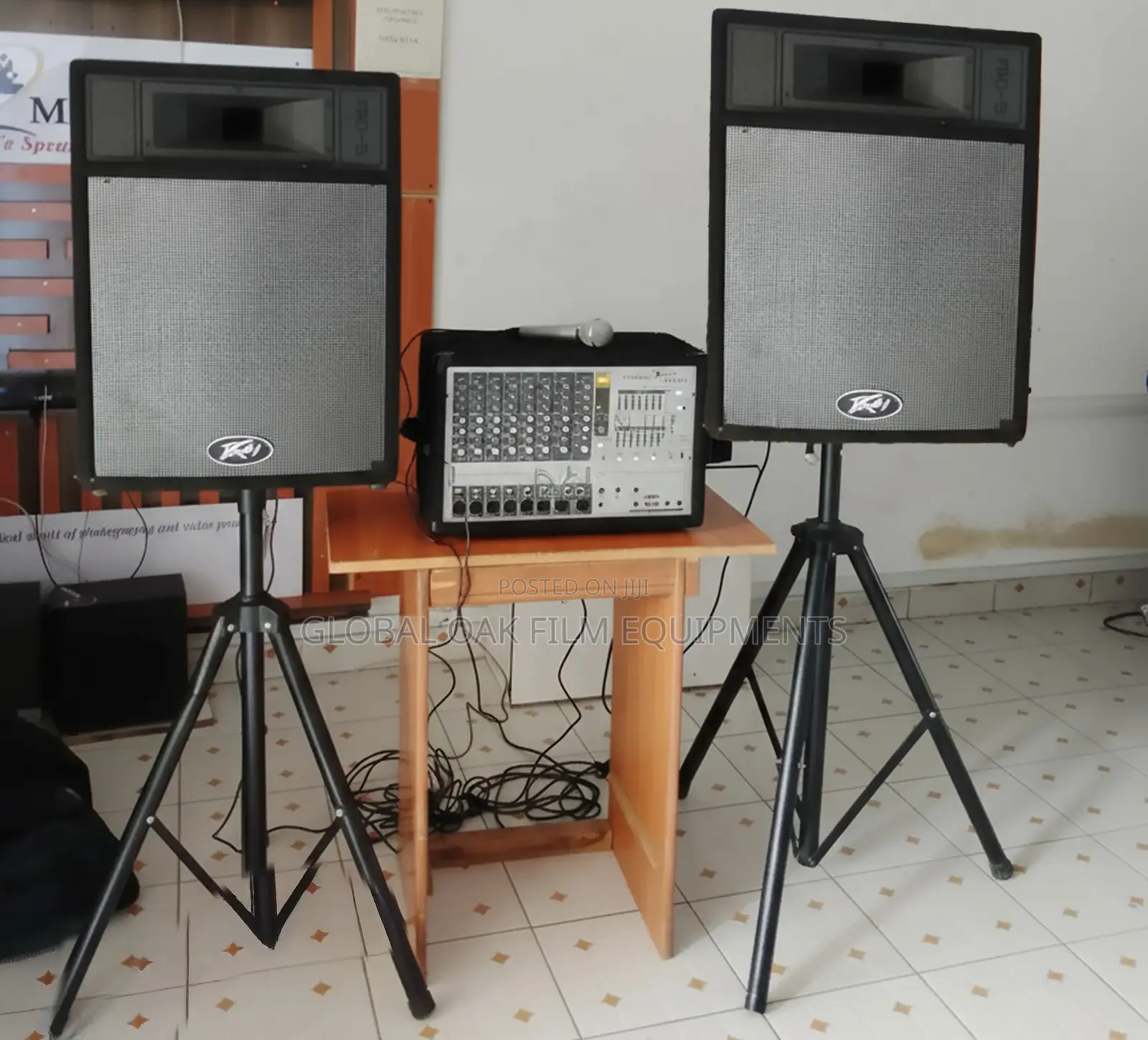 Peavey 500w Pa System + Phonic 8ch Powered Mixer Stands Mic Included