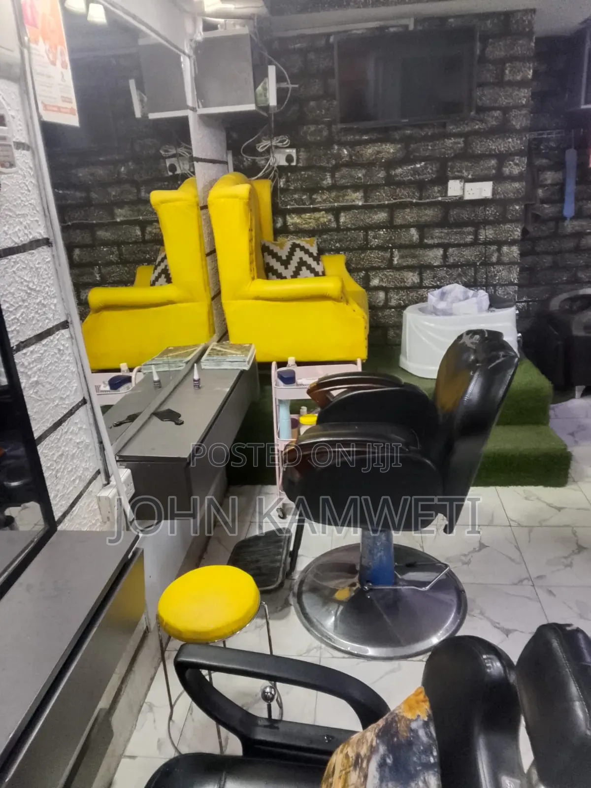 Operating Barber Shop for Sale