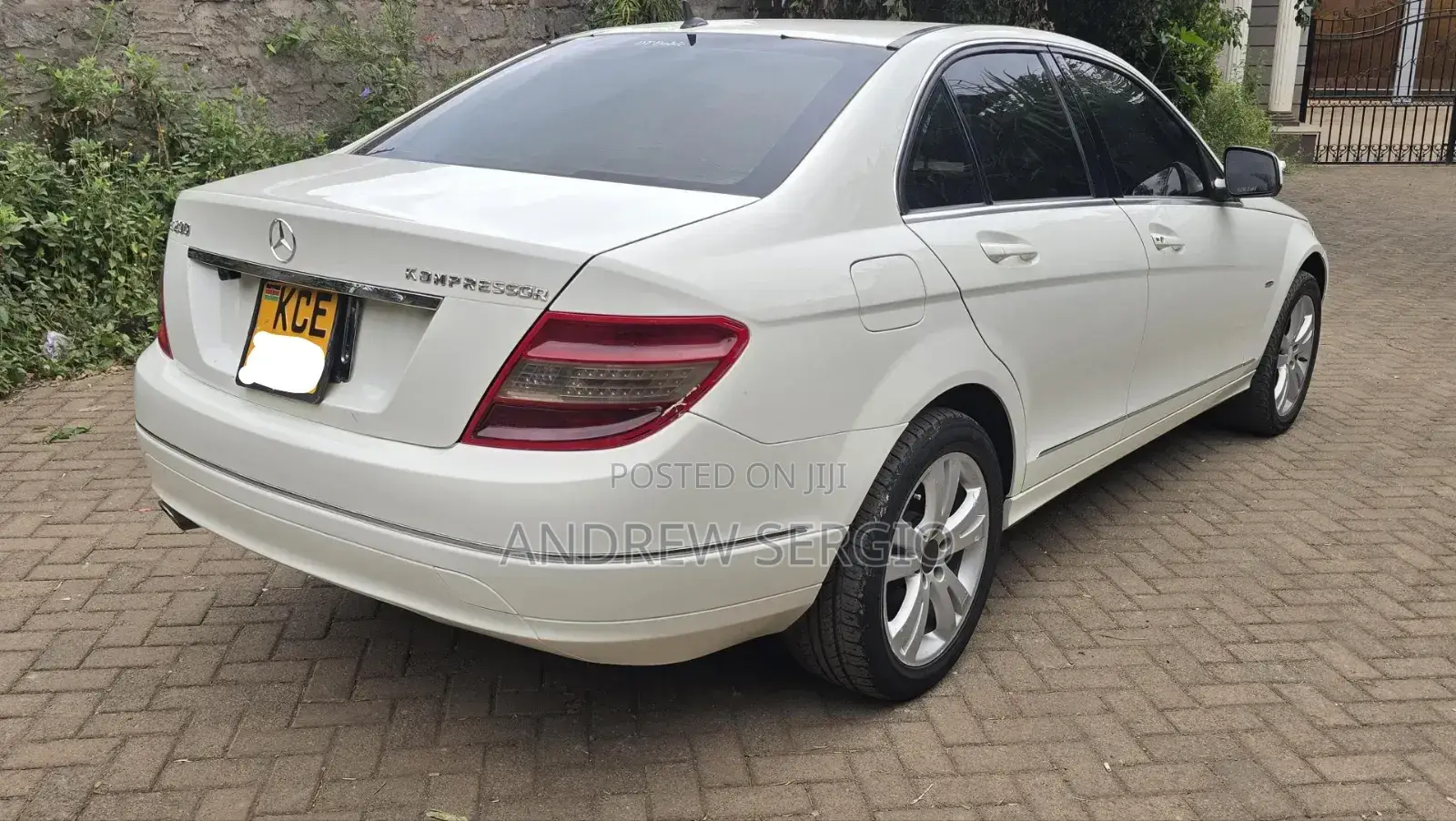 Mercedes-Benz C200 2009 White