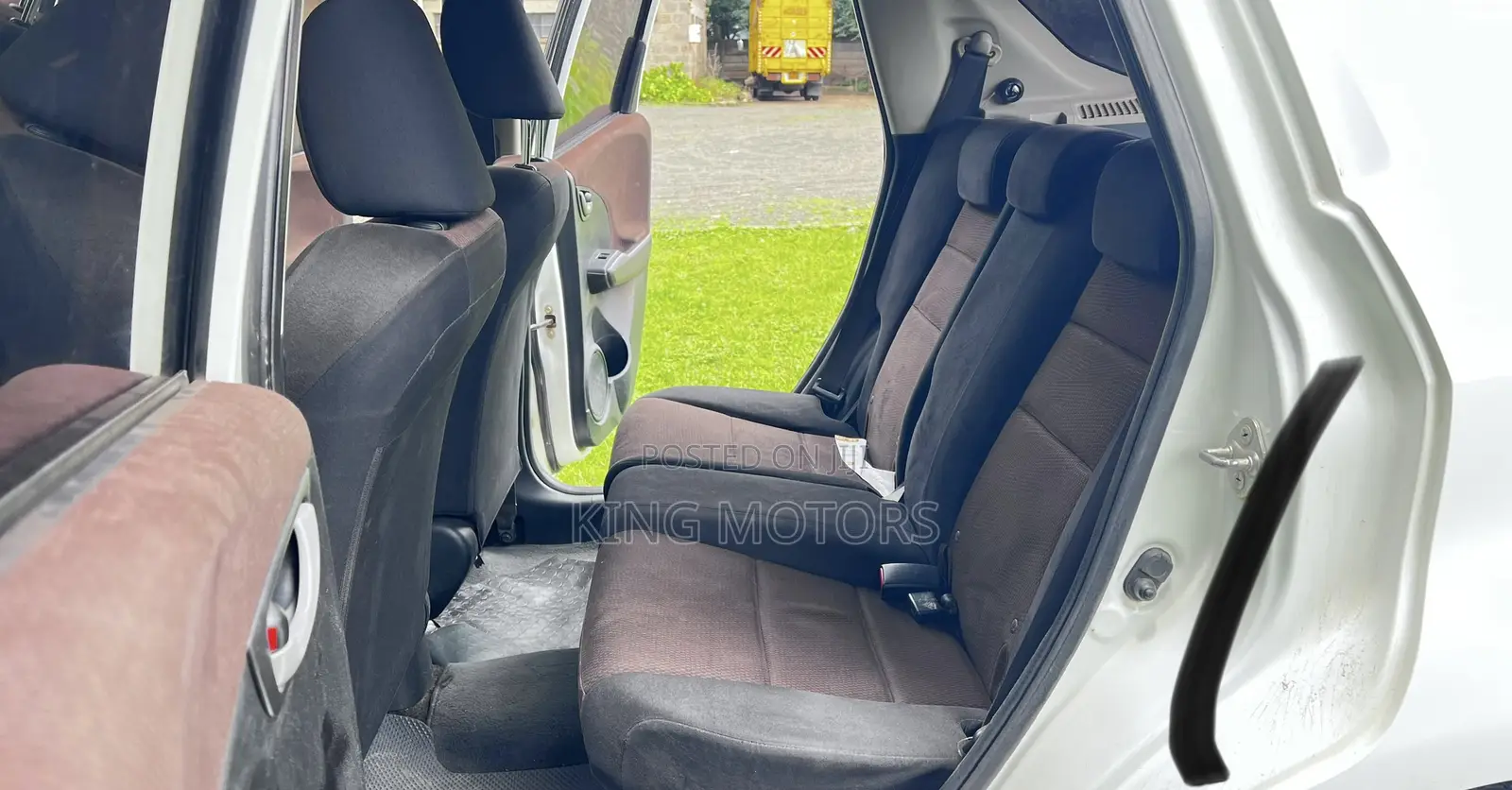Honda Fit Shuttle 1.3 Hybrid 2WD 2013 White