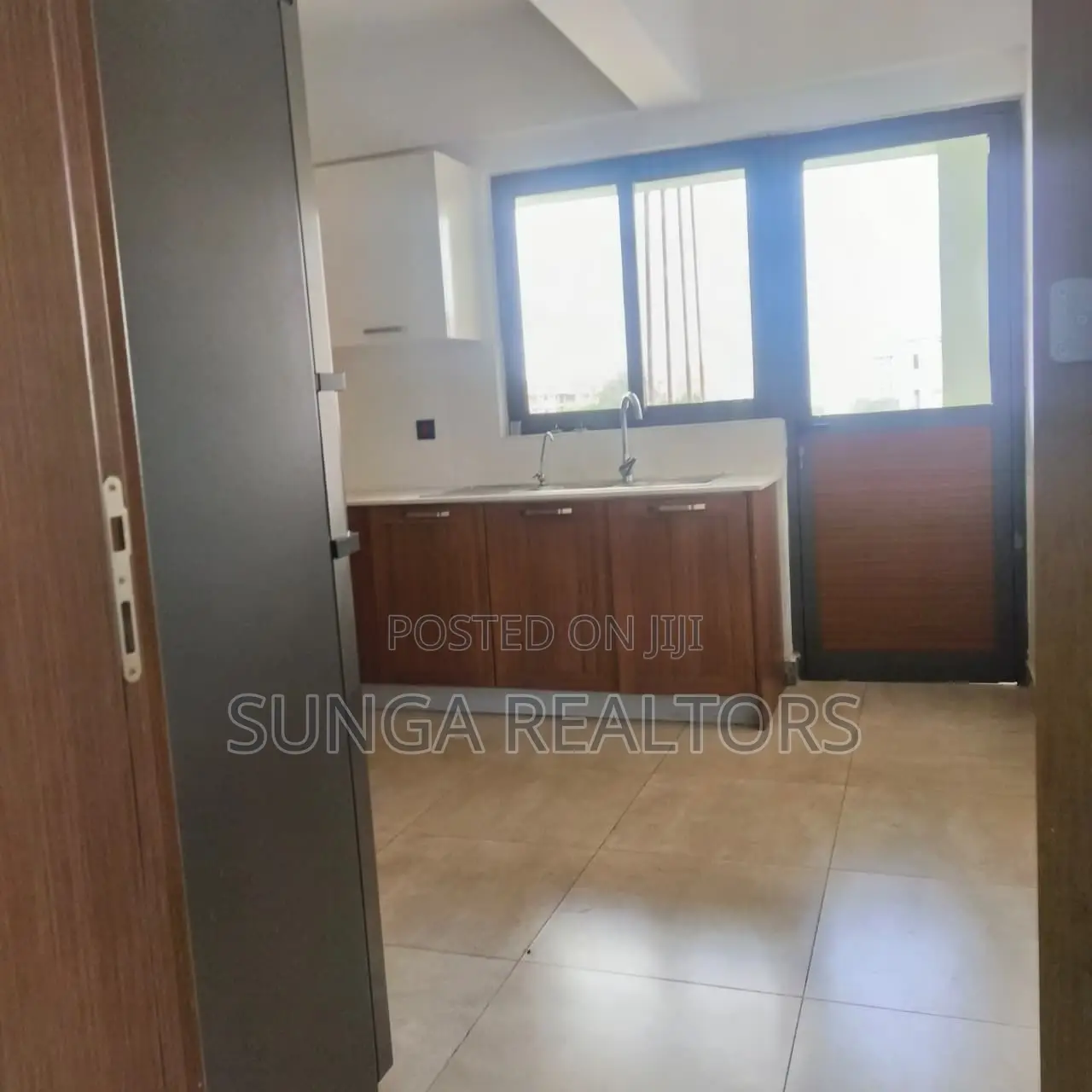 Furnished 3bdrm Apartment in Rose Avenue, Hurlingham for rent
