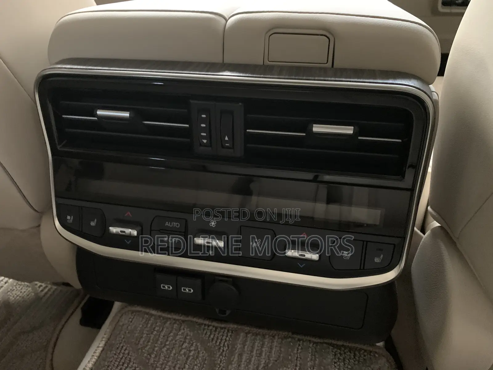 Toyota Land Cruiser LC300 2023 Ivory