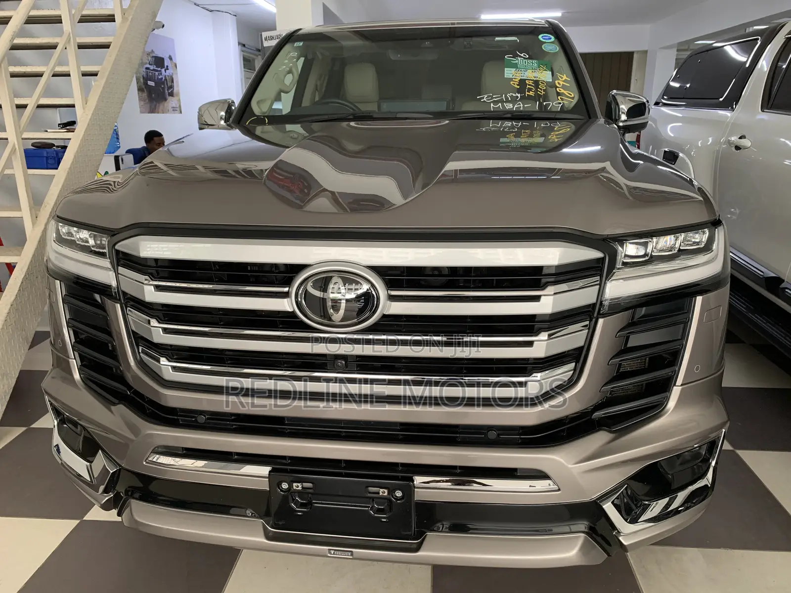 Toyota Land Cruiser LC300 2023 Ivory
