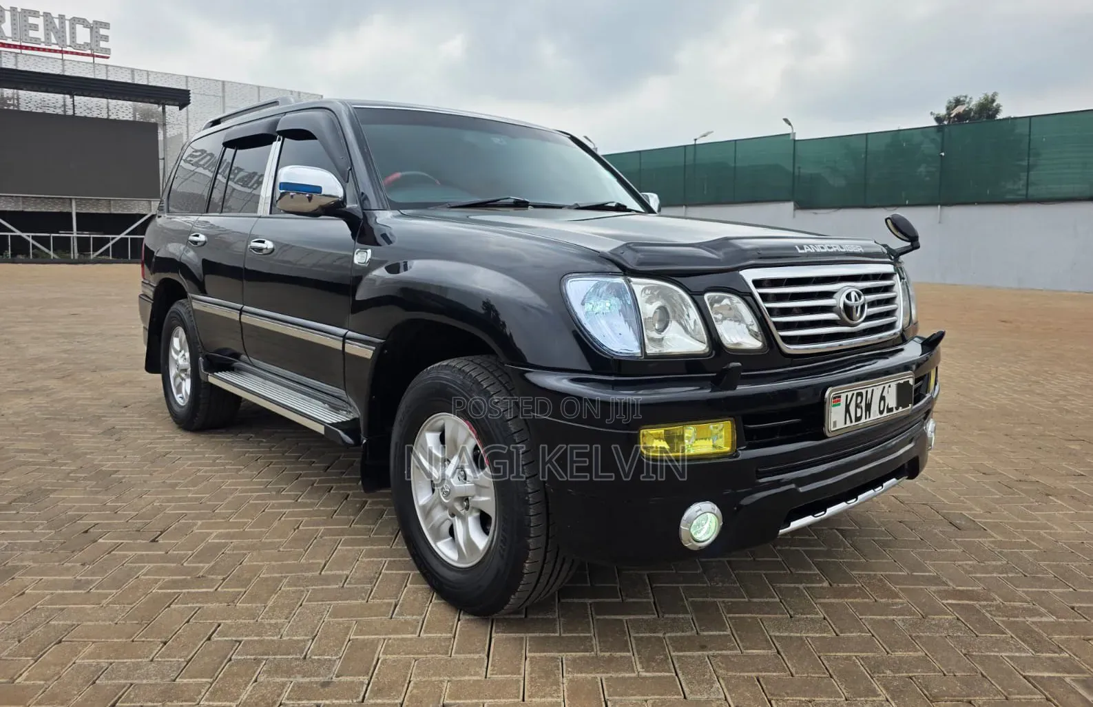 Toyota Land Cruiser Cygnus 4.7 2007 Black