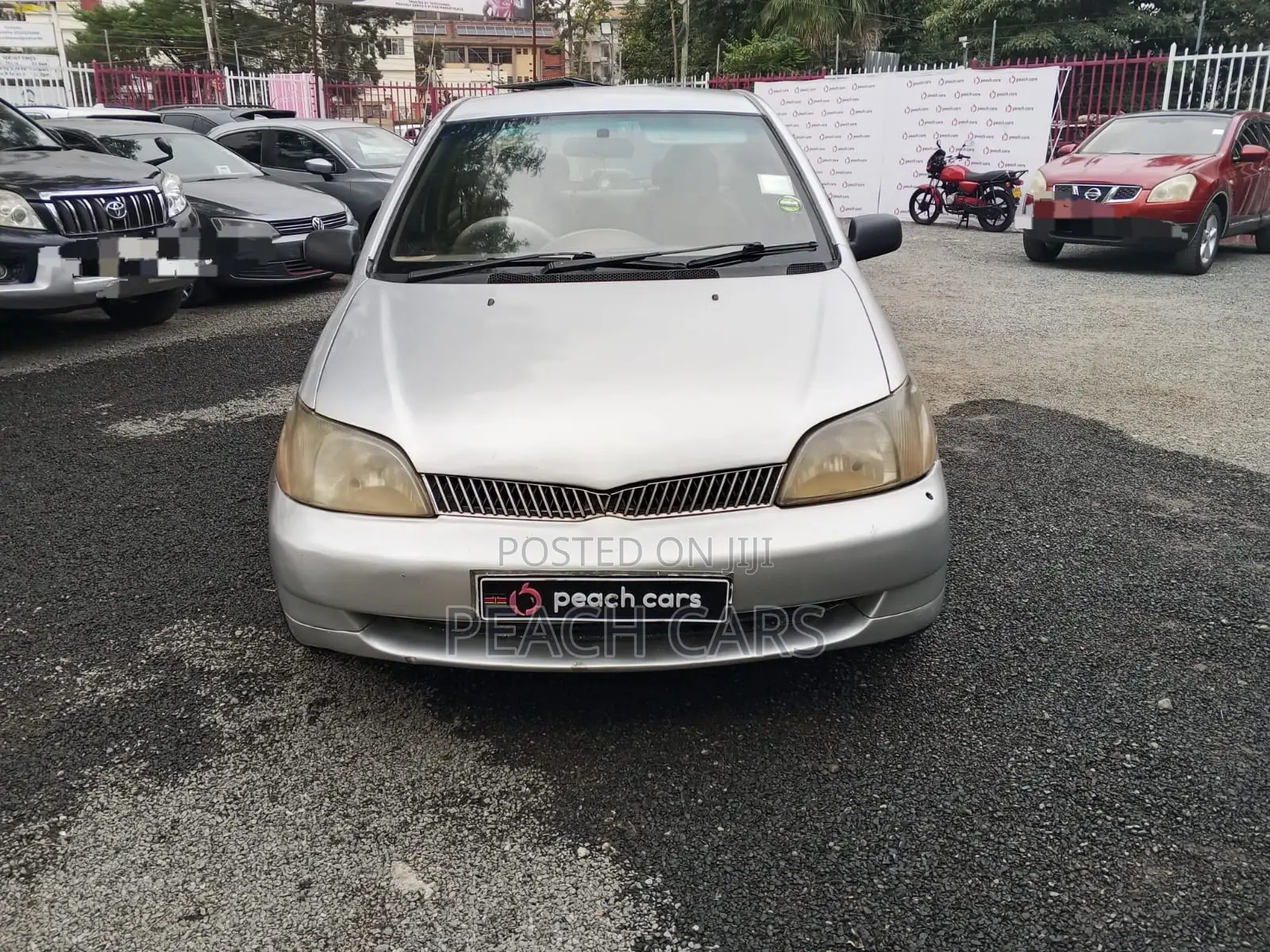 Toyota Platz 2001 Silver