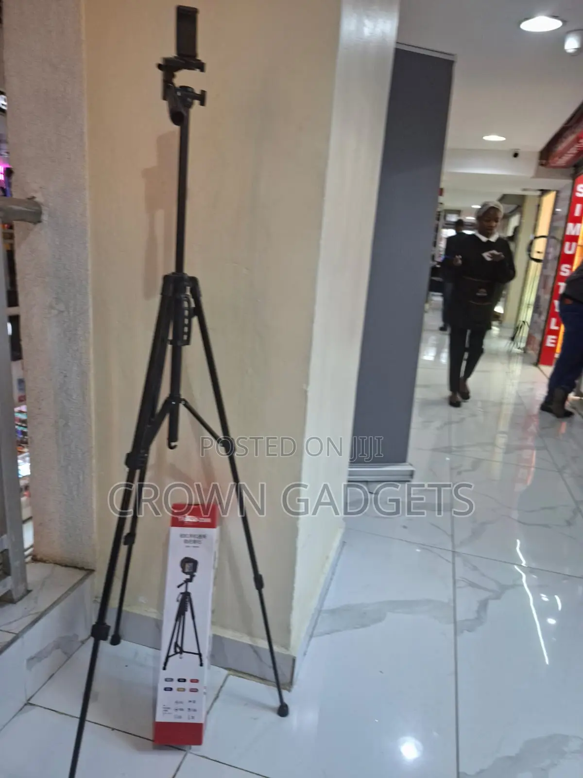 3366 Multi Use Tripod for DSLR Camera and Smartphone