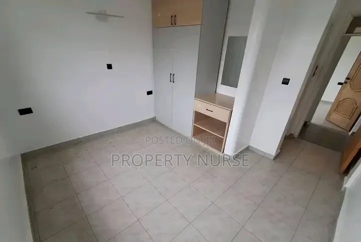 3bdrm Maisonette in Gateway Mall Area for rent