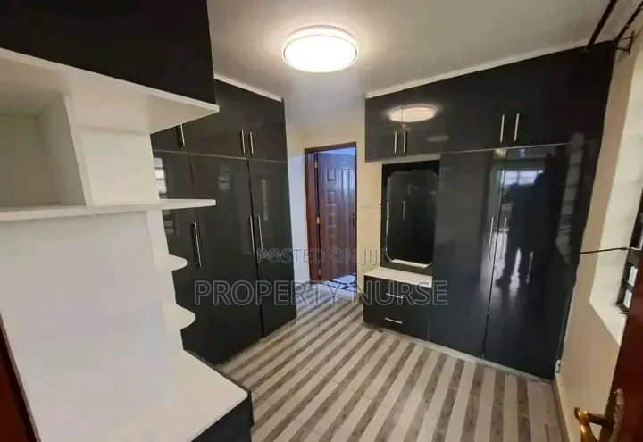 Mini Flat in Gateway Mall Area for rent