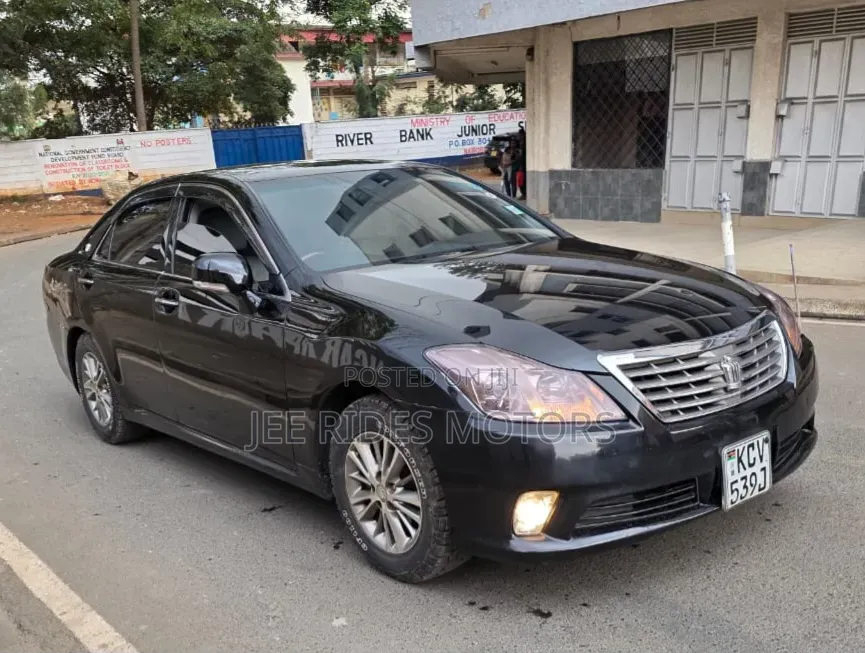 Toyota Crown 2012 Black