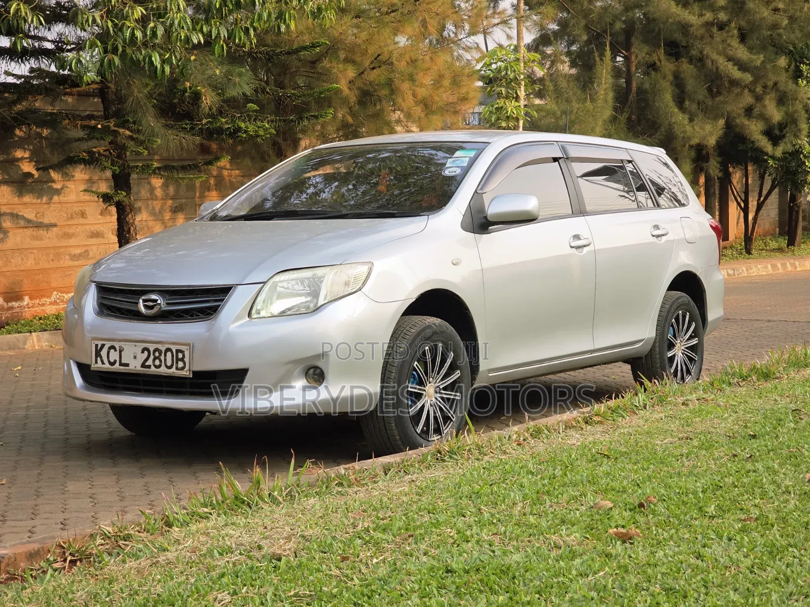 Toyota Corolla Fielder 2011 Silver