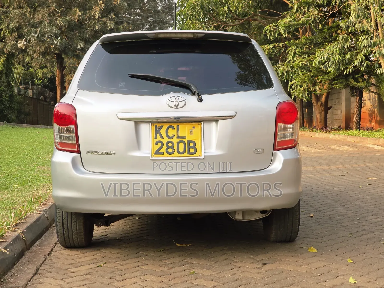 Toyota Corolla Fielder 2011 Silver