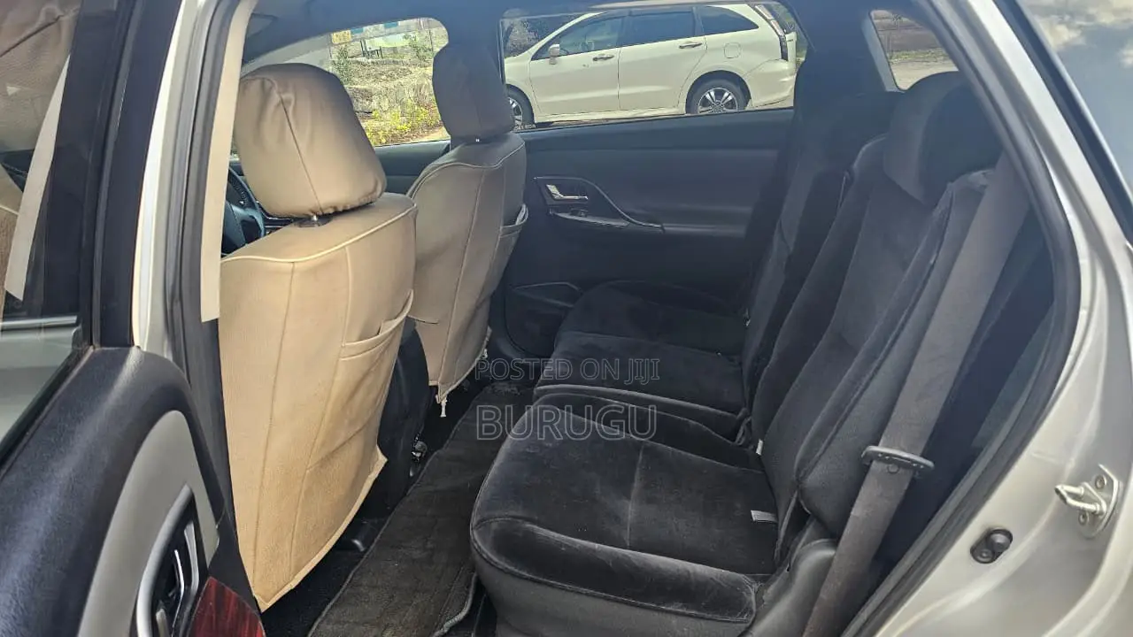 Toyota Mark X Zio 2011 Silver