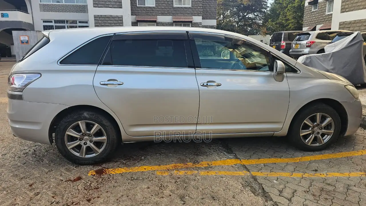 Toyota Mark X Zio 2011 Silver