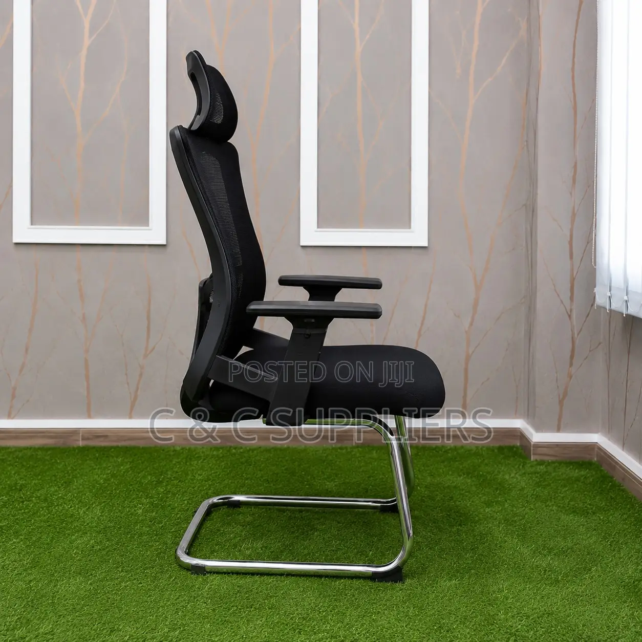 Modern Ergonomic Mesh Guest Chair.