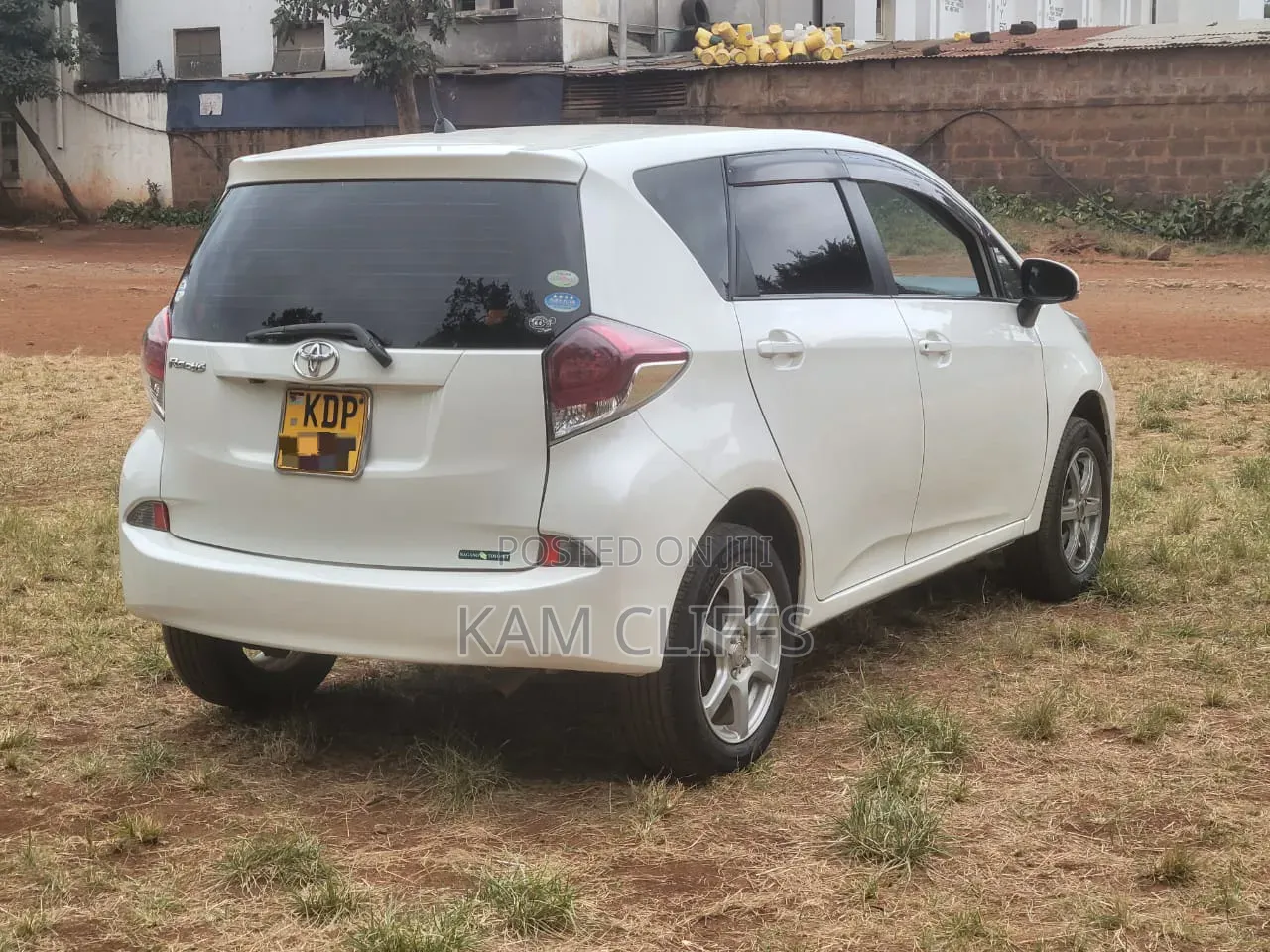 Toyota Ractis 2016 Pearl