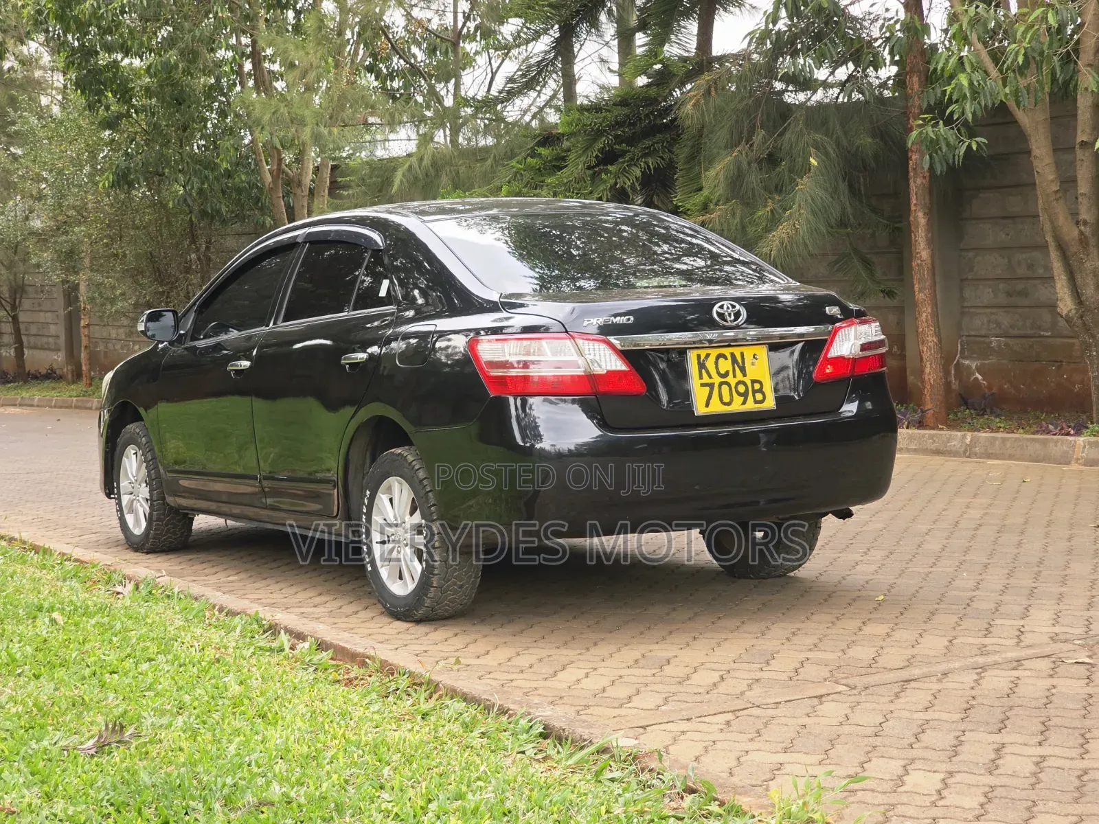 Toyota Premio 2010 Black