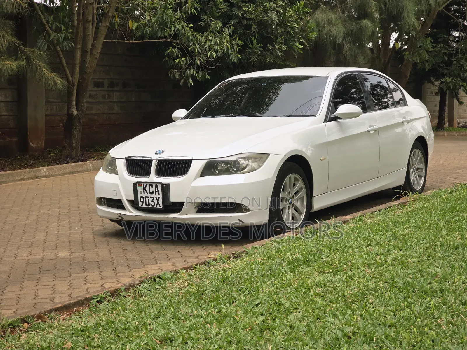 BMW 320i 2007 White