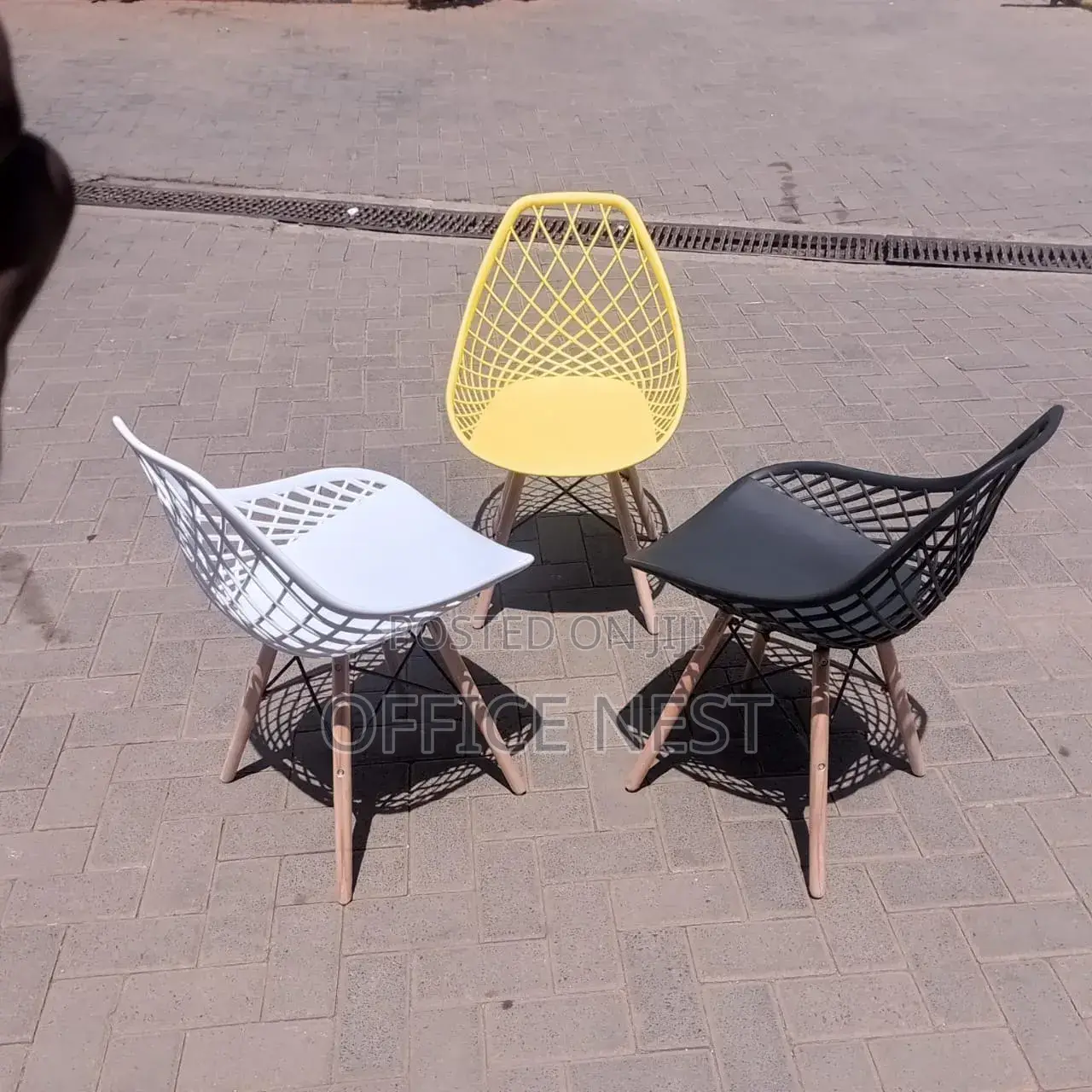 Modern Mesh Eames Chair