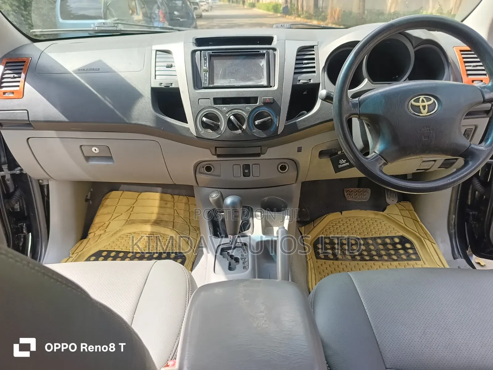 Toyota Hilux 2011 Black