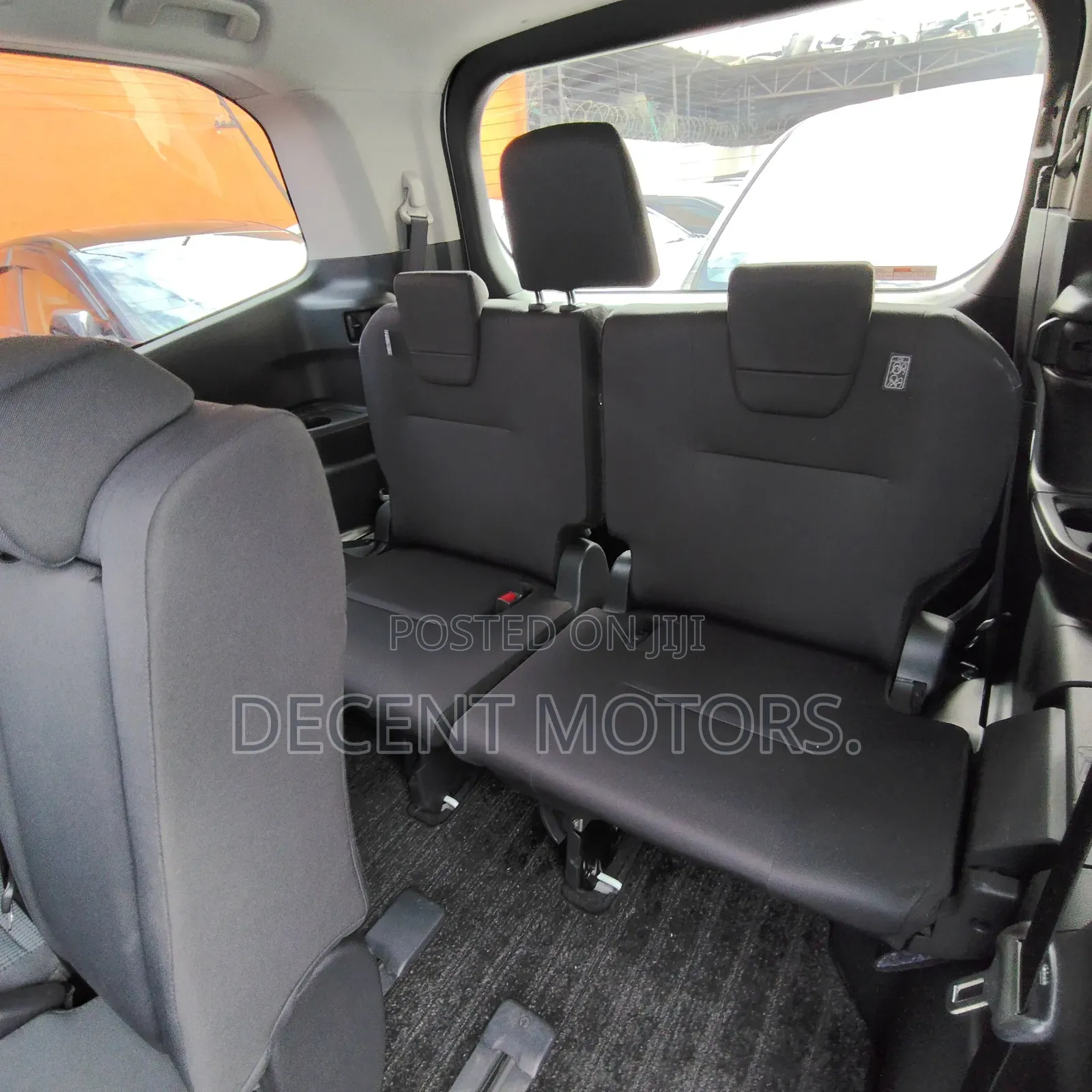 Toyota Noah 2022 White