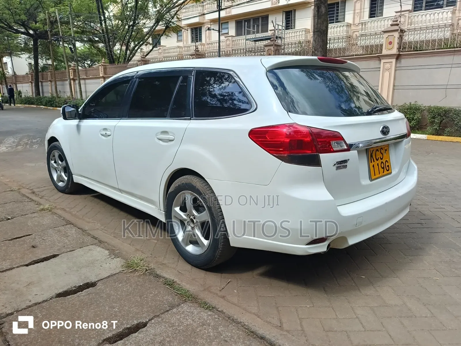 Subaru Legacy 2011 Off white