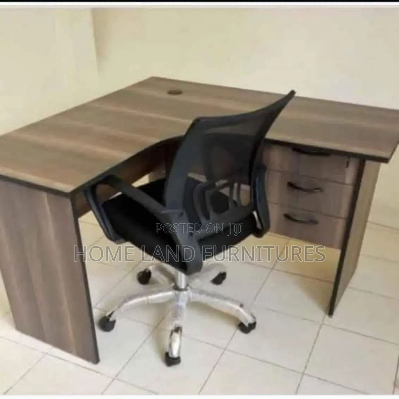 Grey L -Shaped Office Desk and Chair