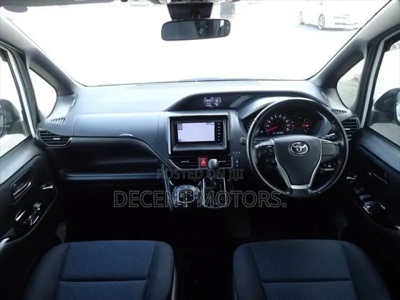 Toyota Voxy 2019 White